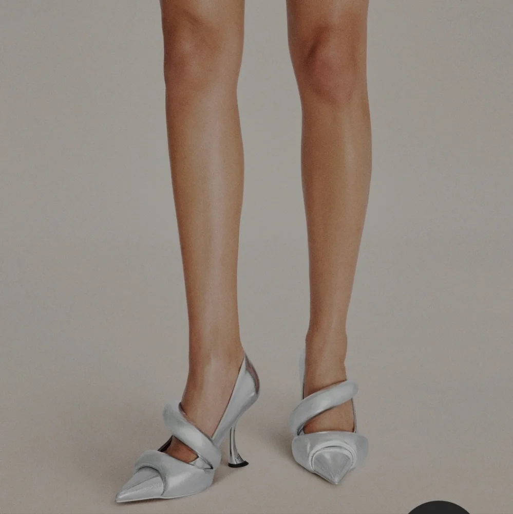 Womens shoes - Picture 2 of 5